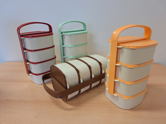 {Jídlonosič plastový 4x1l}